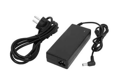 CMADP028 Laptop Adaptörü – 18.5V Çıkışlı AC Adaptör (7.4×5.0 mm PIN)